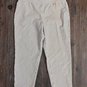 NWOT Anne Klein White and Gray Chinos Lightweight Versatile Style